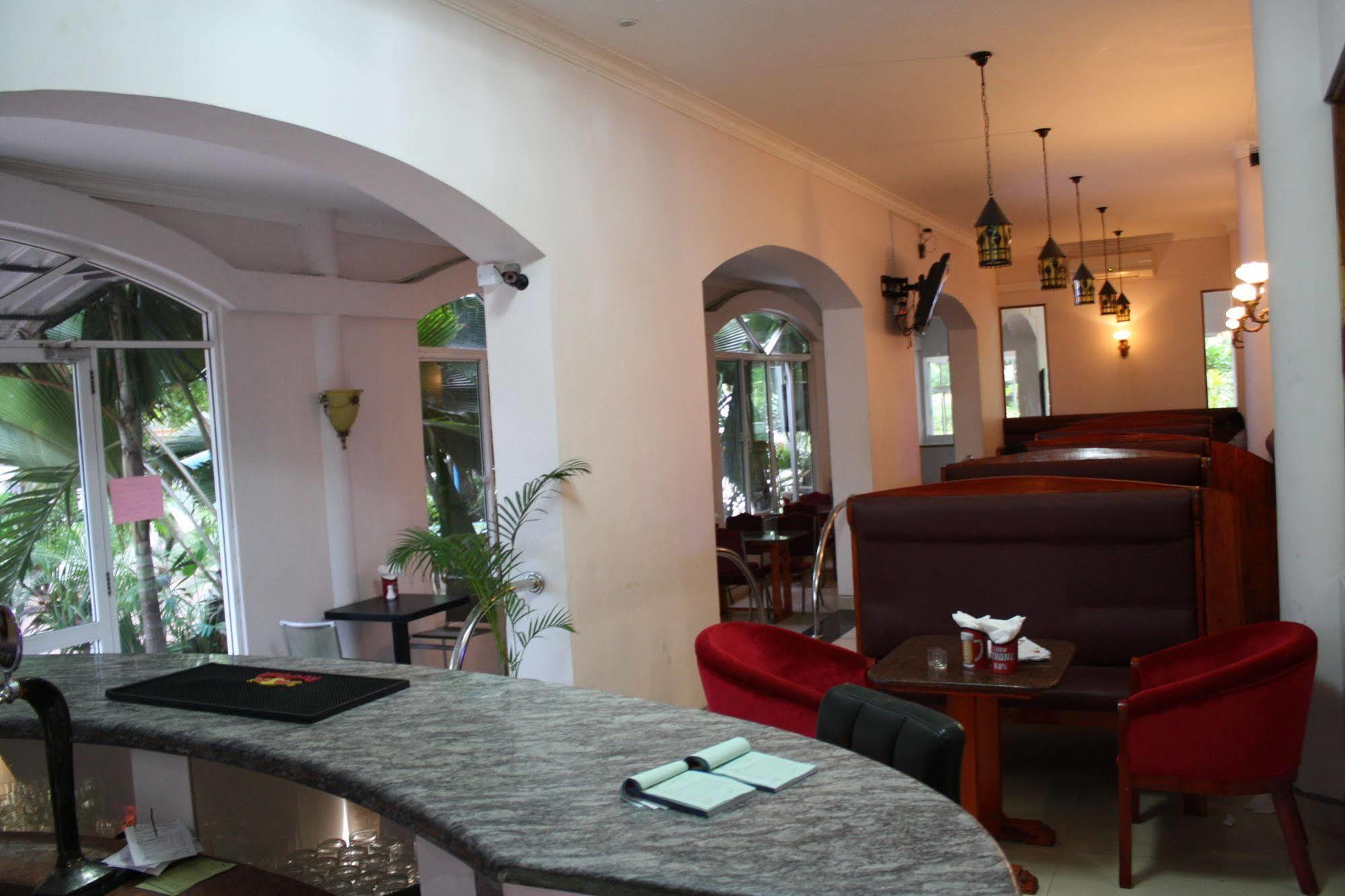 Tilko City Hotel Jaffna Buitenkant foto